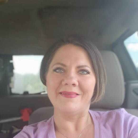 Meet your Posher, Erin - Picture 1 of 1